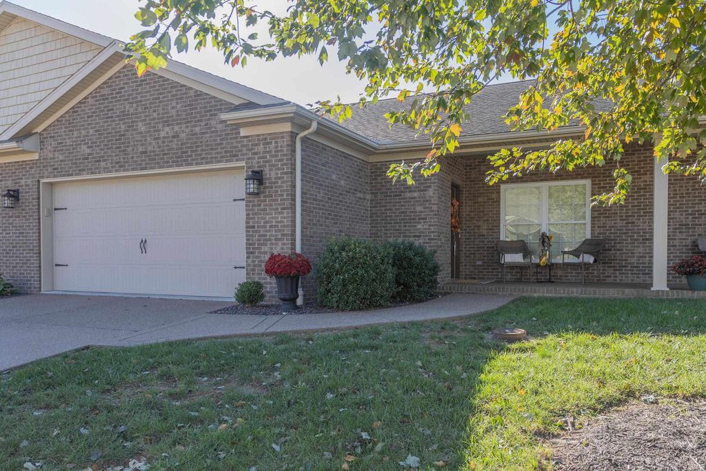 Photo of 4839 Paddock Drive, Evansville, IN 47715 (MLS # 202544357)