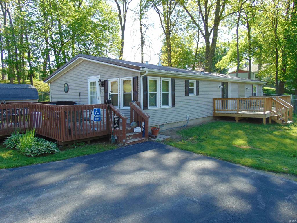Photo of 3662 E Lake Rd 28W Avenue, Monticello, IN 47960 (MLS # 202617610)