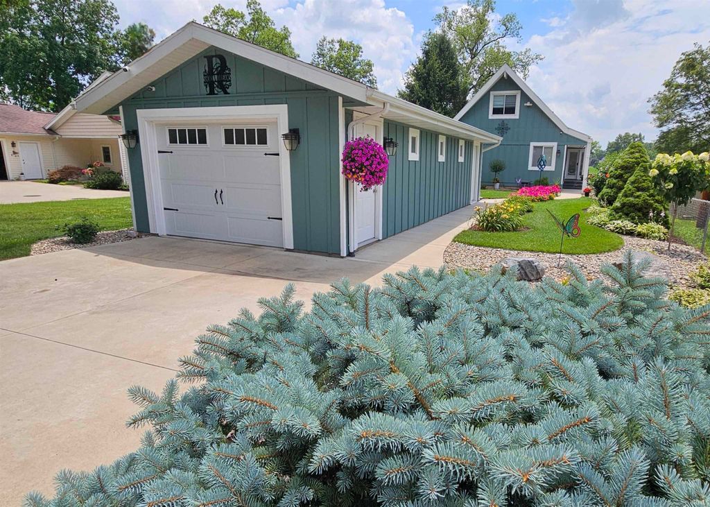 Photo of 11408 Jefferson Road, Osceola, IN 46561 (MLS # 202603633)