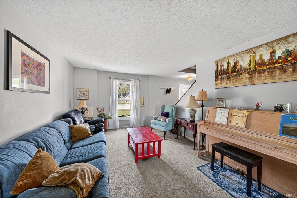Photo of 4210 Cross Creek Drive, South Bend, IN 46628 (MLS # 202616197)