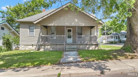 Photo of 1113 S Washington Street, Bloomington, IN 47401 (MLS # 202622176)