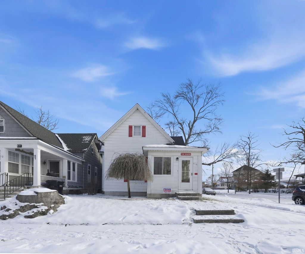 Photo of 219 S Harrison Street, Garrett, IN 46738 (MLS # 202548904)