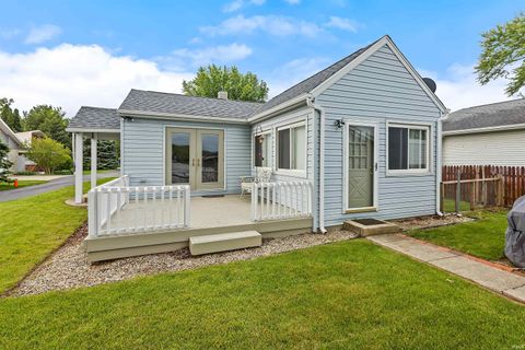 Tiny photo for 808 Terrace Bay Court, Monticello, IN 47960 (MLS # 202618374)
