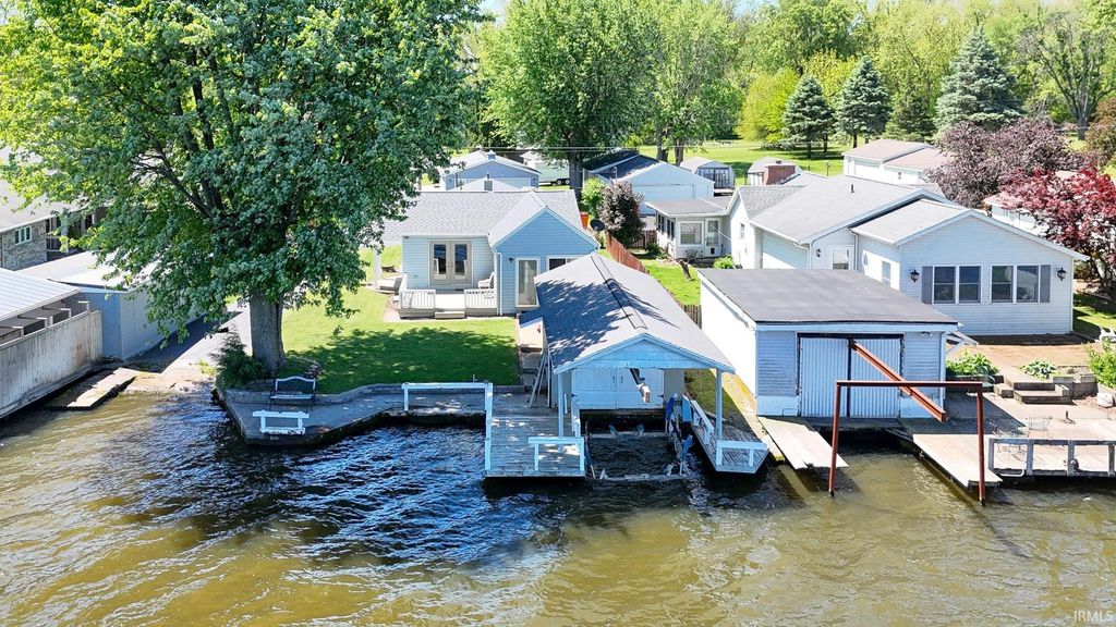 Photo of 808 Terrace Bay Court, Monticello, IN 47960 (MLS # 202618374)