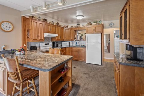 Tiny photo for 808 Terrace Bay Court, Monticello, IN 47960 (MLS # 202618374)