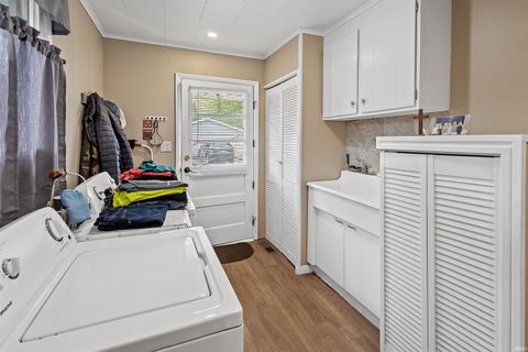 Tiny photo for 808 Terrace Bay Court, Monticello, IN 47960 (MLS # 202618374)