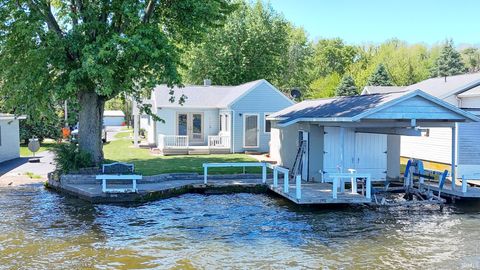 Photo of 808 Terrace Bay Court, Monticello, IN 47960 (MLS # 202618374)