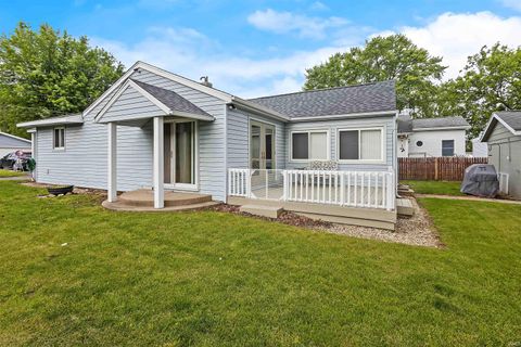 Tiny photo for 808 Terrace Bay Court, Monticello, IN 47960 (MLS # 202618374)