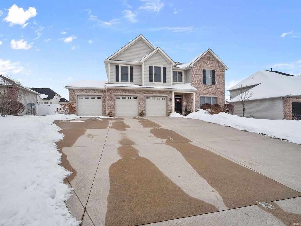Photo of 13018 Tuscany Way, Fort Wayne, IN 46845 (MLS # 202606991)