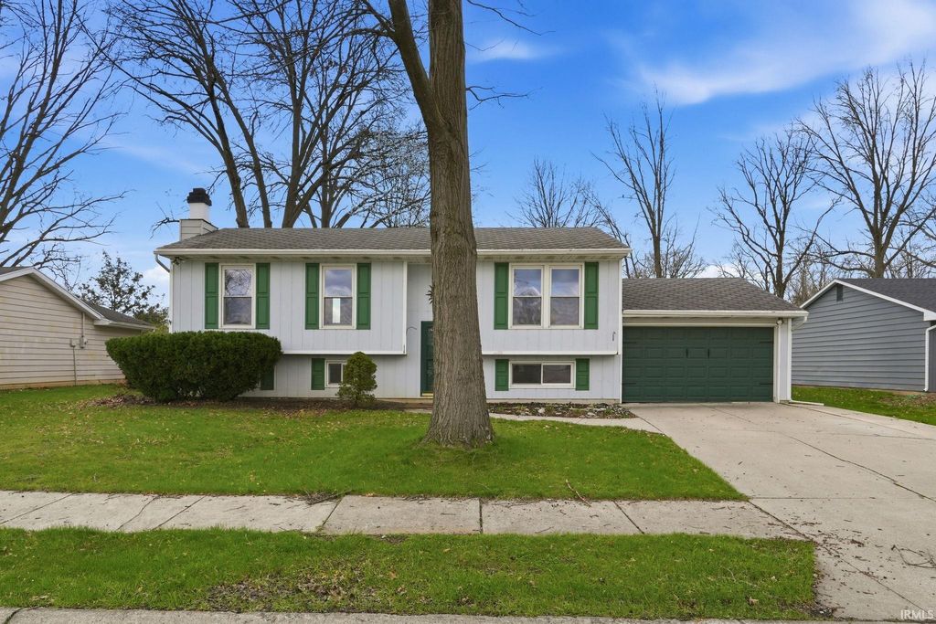 Photo of 6222 Bridlewood Drive, Fort Wayne, IN 46835 (MLS # 202615591)