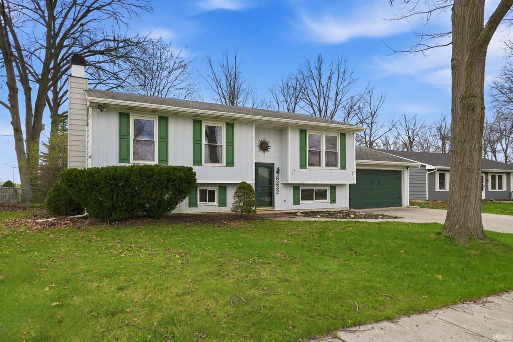 Photo of 6222 Bridlewood Drive, Fort Wayne, IN 46835 (MLS # 202615591)