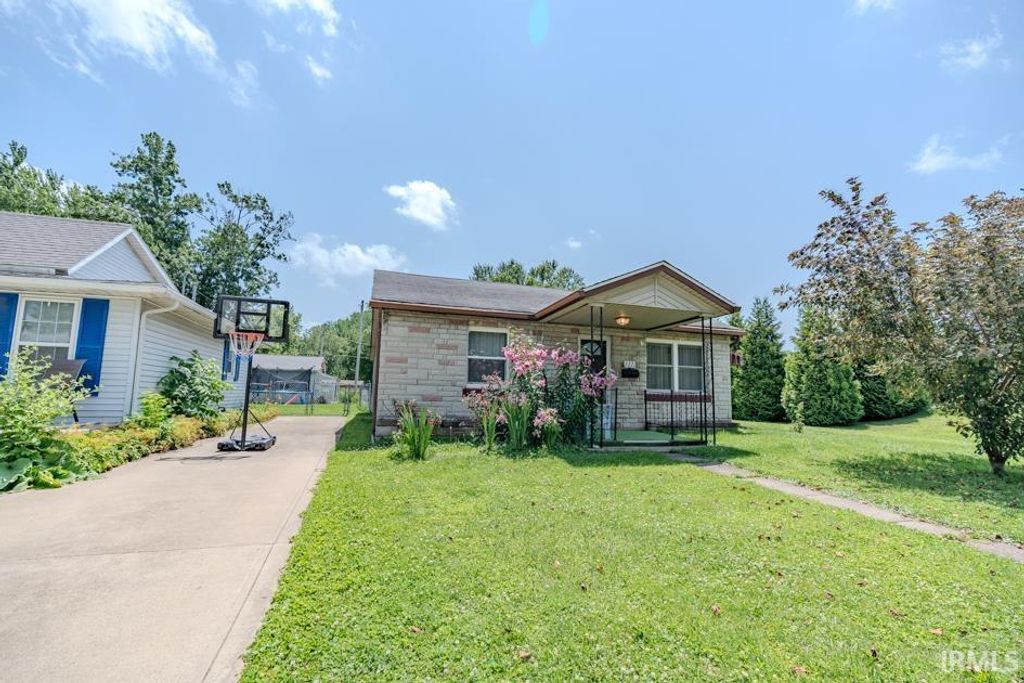 Photo of 2221 Jefferson Street, Logansport, IN 46947 (MLS # 202626231)