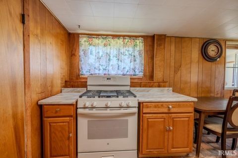Tiny photo for 2221 Jefferson Street, Logansport, IN 46947 (MLS # 202626231)