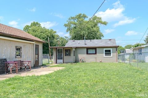 Tiny photo for 2221 Jefferson Street, Logansport, IN 46947 (MLS # 202626231)