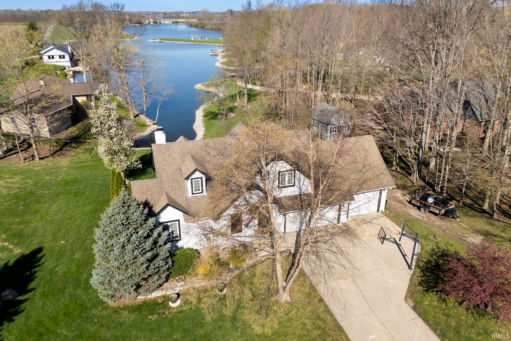 Photo of 4510 N WILDWOOD DR Dr, Frankfort, IN 46041 (MLS # 202607503)