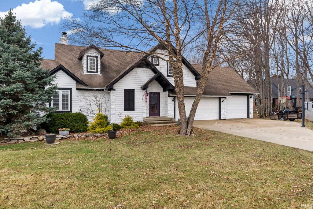 Photo of 4510 N WILDWOOD DR Dr, Frankfort, IN 46041 (MLS # 202607503)