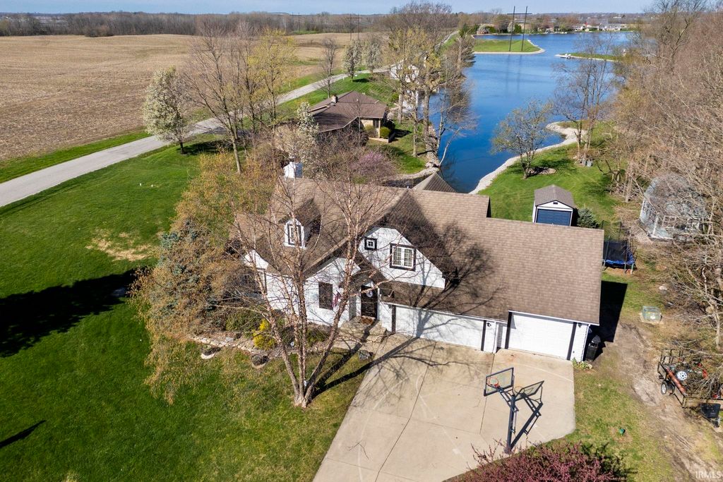 Photo of 4510 N WILDWOOD DR Dr, Frankfort, IN 46041 (MLS # 202607503)