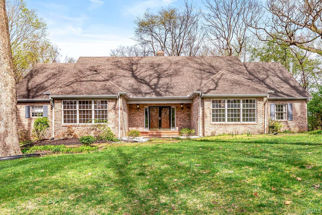 Photo of 2239 Topswood Lane, South Bend, IN 46614 (MLS # 202613928)