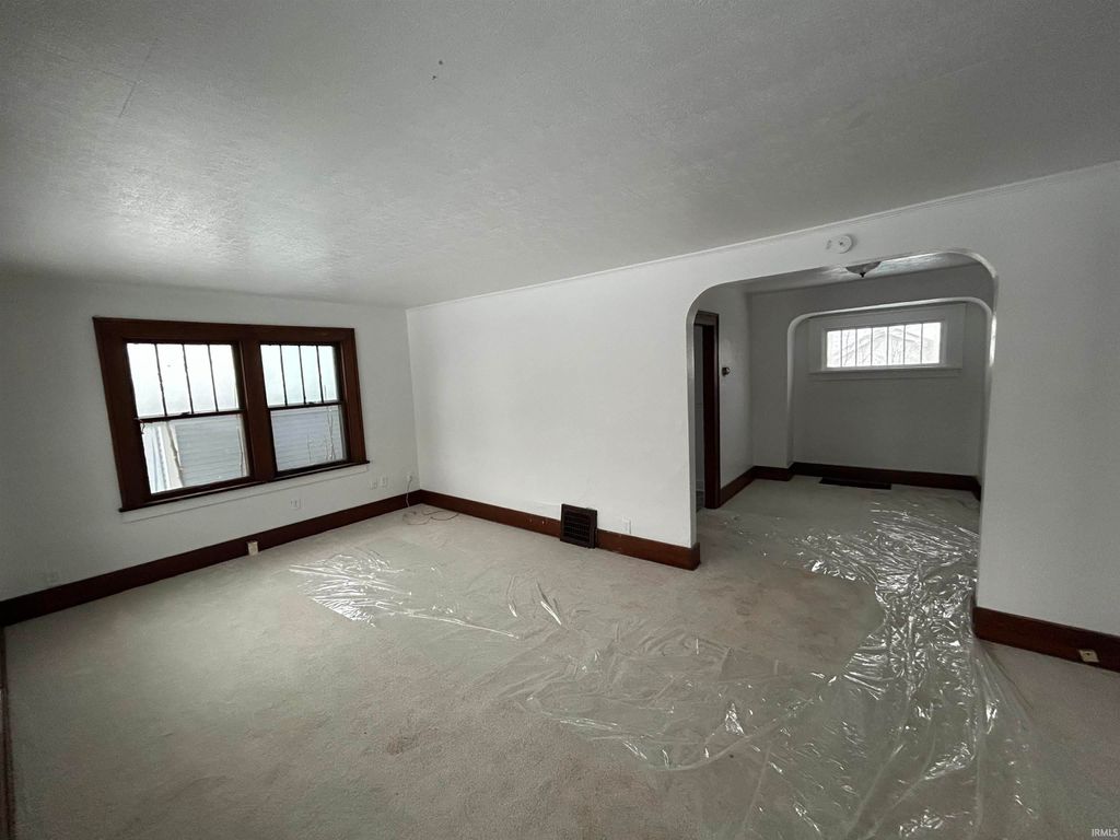 Photo of 407 W Lexington Avenue, Fort Wayne, IN 46807 (MLS # 202604377)