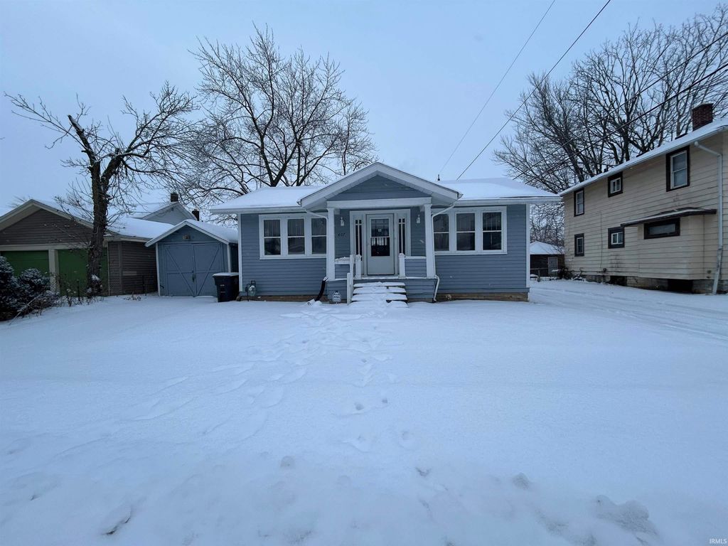Photo of 407 W Lexington Avenue, Fort Wayne, IN 46807 (MLS # 202604377)