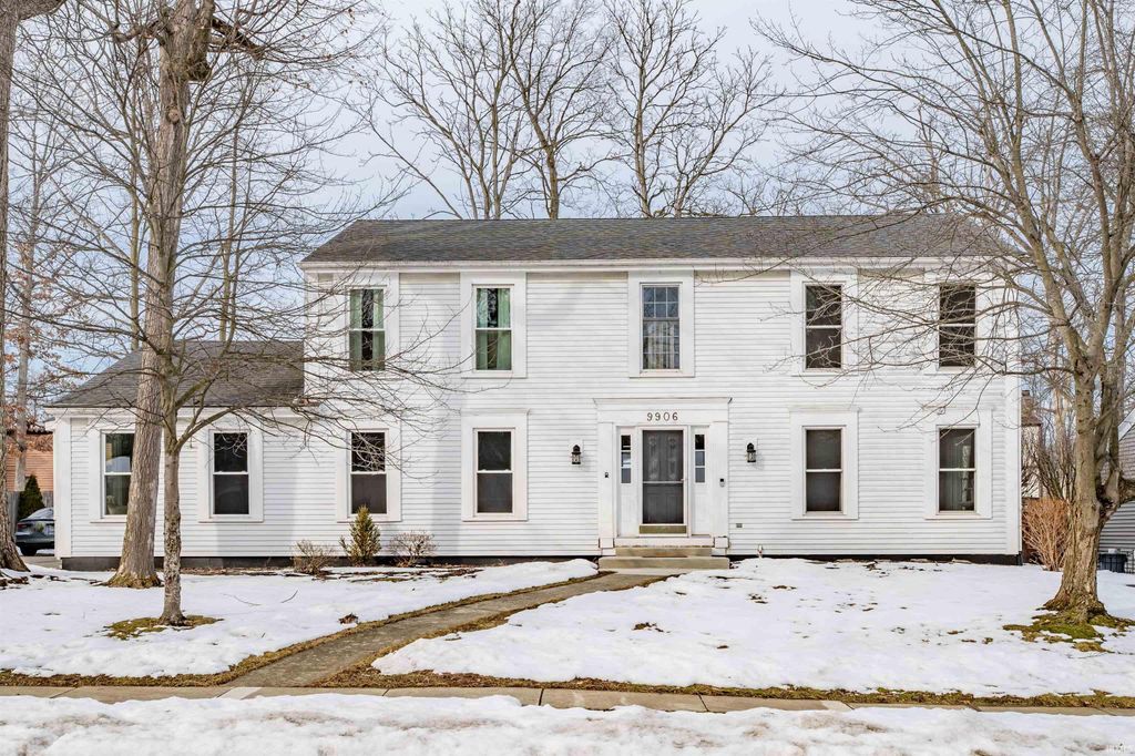 Photo of 9906 Woodstream Drive, Fort Wayne, IN 46804 (MLS # 202604656)