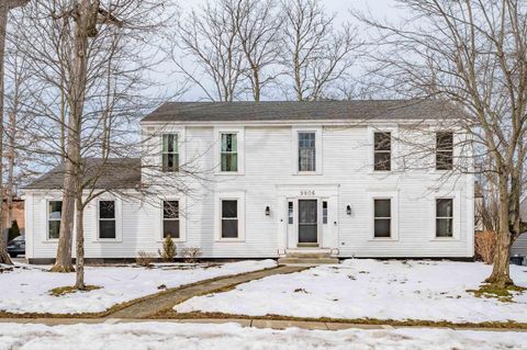 Photo of 9906 Woodstream Drive, Fort Wayne, IN 46804 (MLS # 202604656)