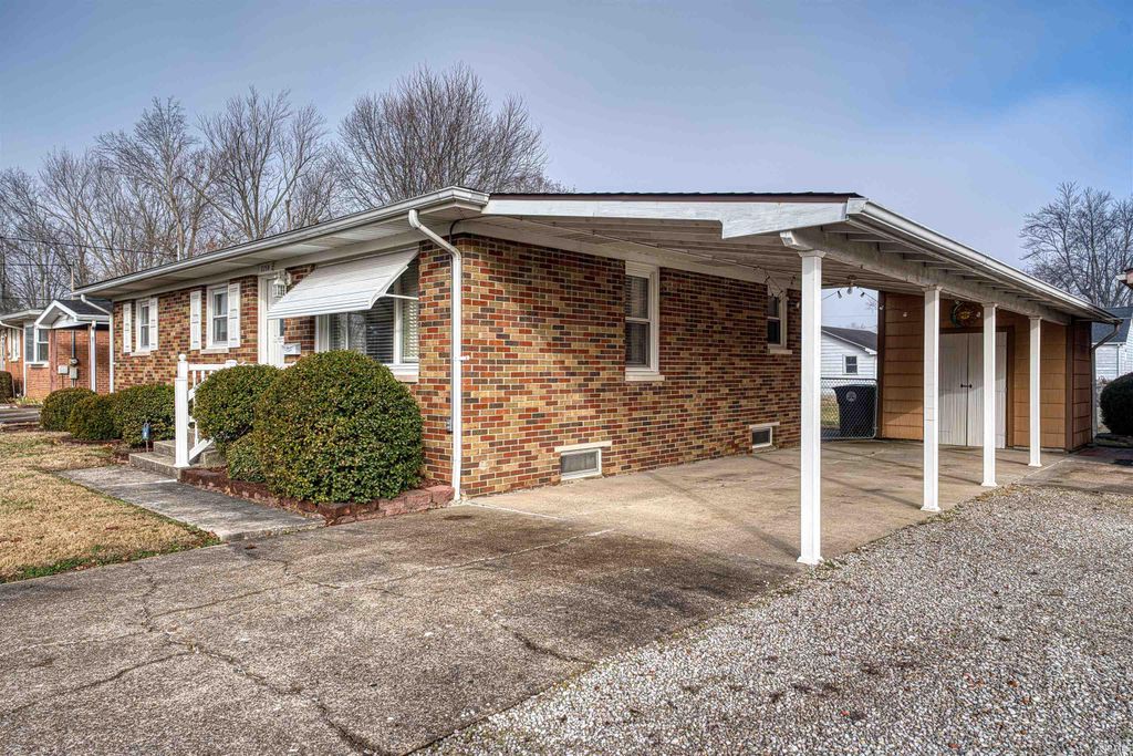 Photo of 2258 E Florida Street, Evansville, IN 47711 (MLS # 202604910)