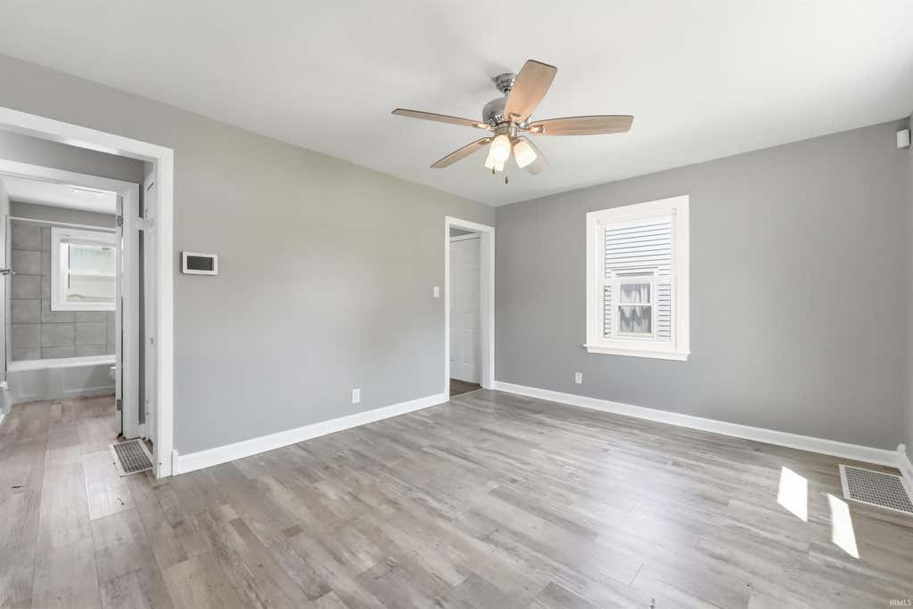 Photo of 1311 Ferguson Avenue, Fort Wayne, IN 46805 (MLS # 202631651)