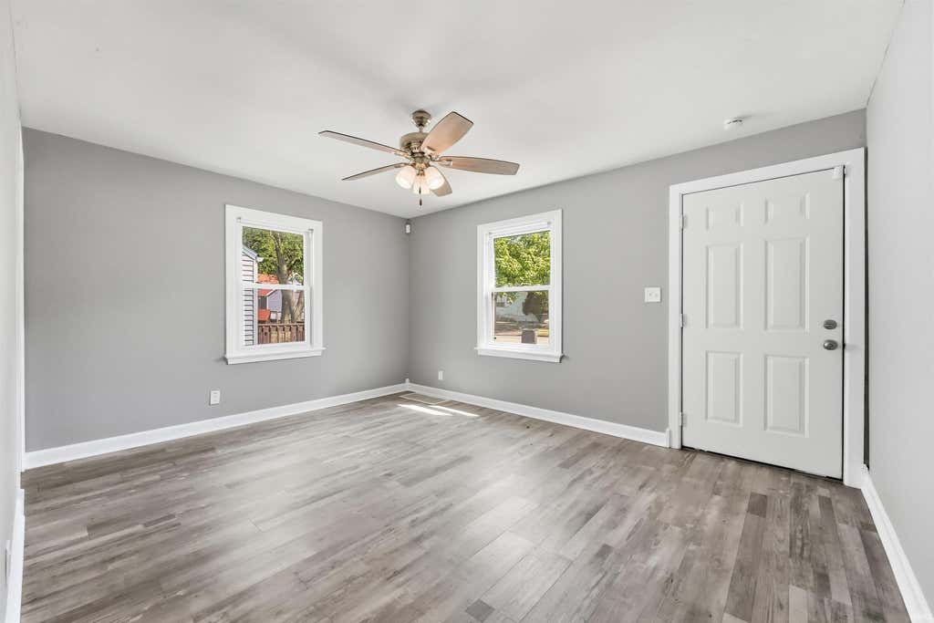 Photo of 1311 Ferguson Avenue, Fort Wayne, IN 46805 (MLS # 202631651)