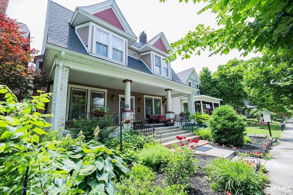 Photo of 719 E Washington Street, Muncie, IN 47305 (MLS # 202622923)