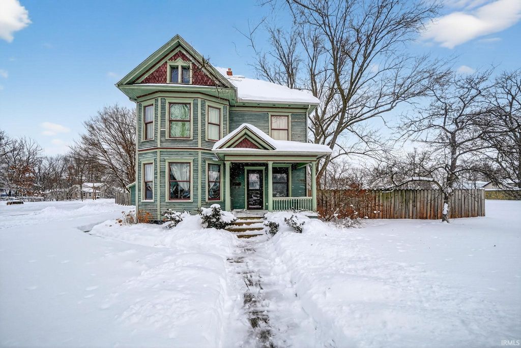Photo of 1125 W Washington Street, South Bend, IN 46601 (MLS # 202602891)