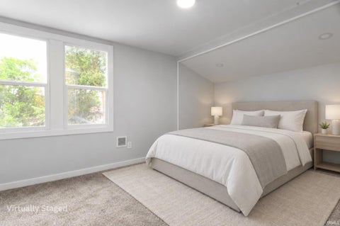 Tiny photo for 1046 Lawndale Avenue, South Bend, IN 46628 (MLS # 202641144)