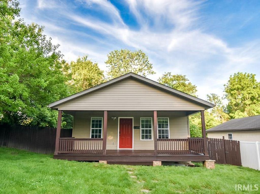 Photo of 428 N Hay Street, Bloomington, IN 47404 (MLS # 202620738)