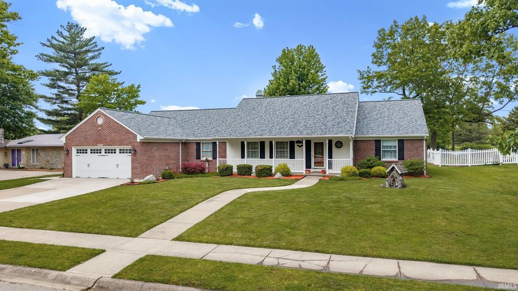 Photo of 1811 N Hawthorne Road, Marion, IN 46952 (MLS # 202619552)