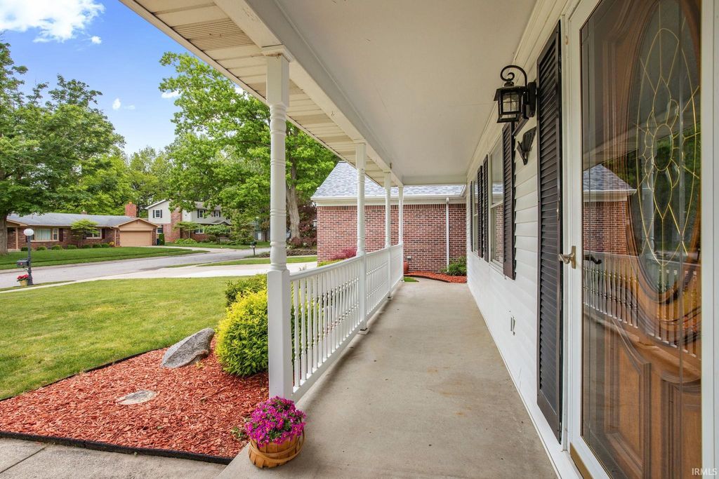 Photo of 1811 N Hawthorne Road, Marion, IN 46952 (MLS # 202619552)