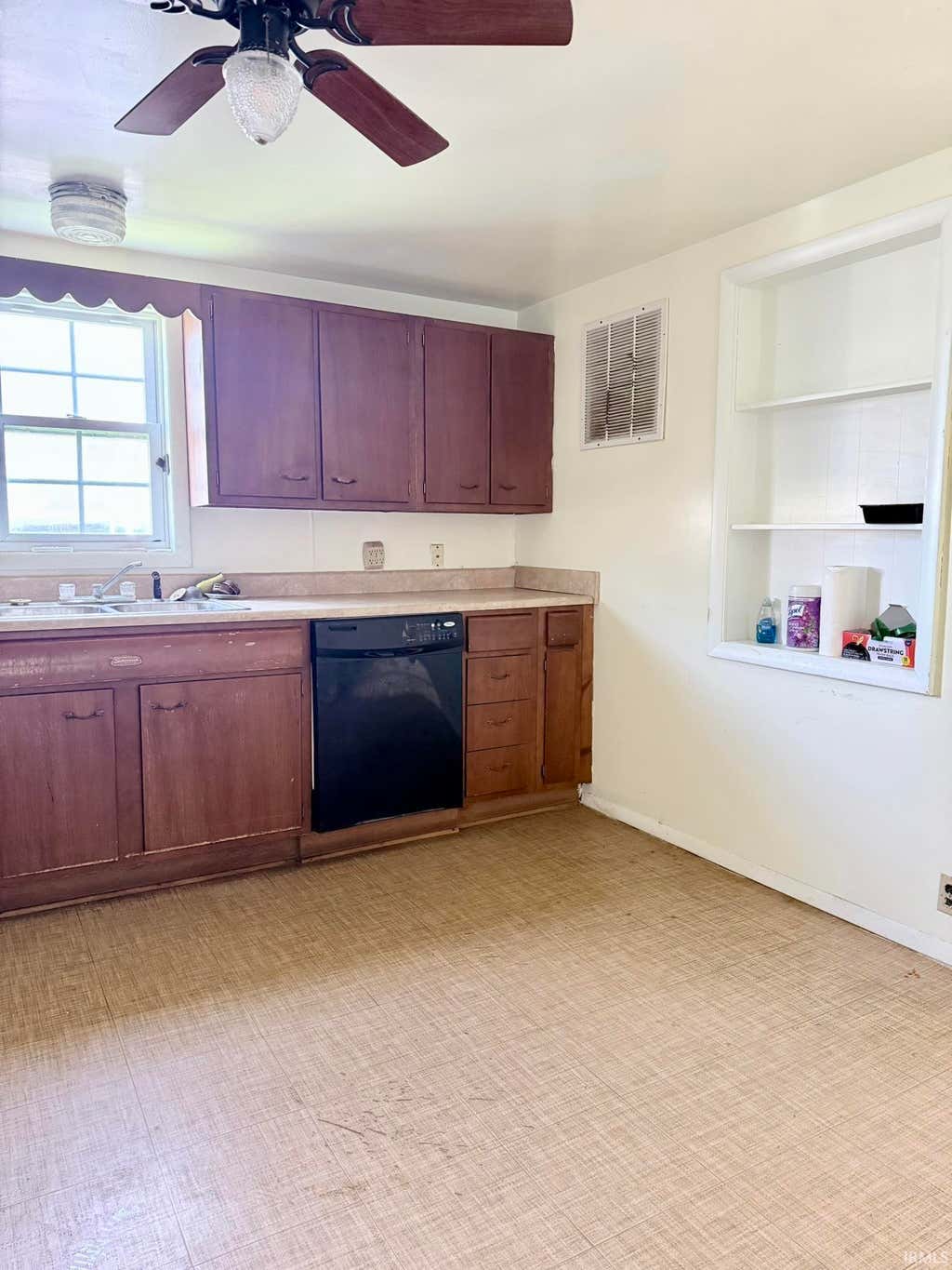 Photo of 955 S Shank Street, Portland, IN 47371 (MLS # 202623602)