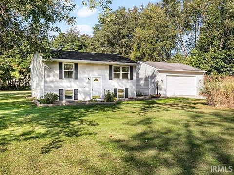 Tiny photo for 55411 Beech Road, Osceola, IN 46561 (MLS # 202643819)
