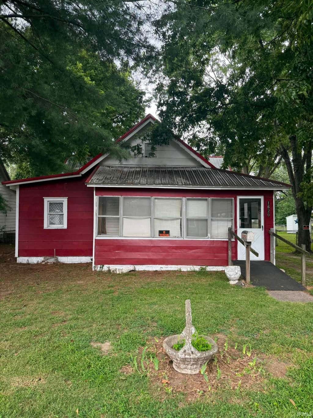 Photo of 1620 Mentor Street, Vincennes, IN 47591 (MLS # 202631999)