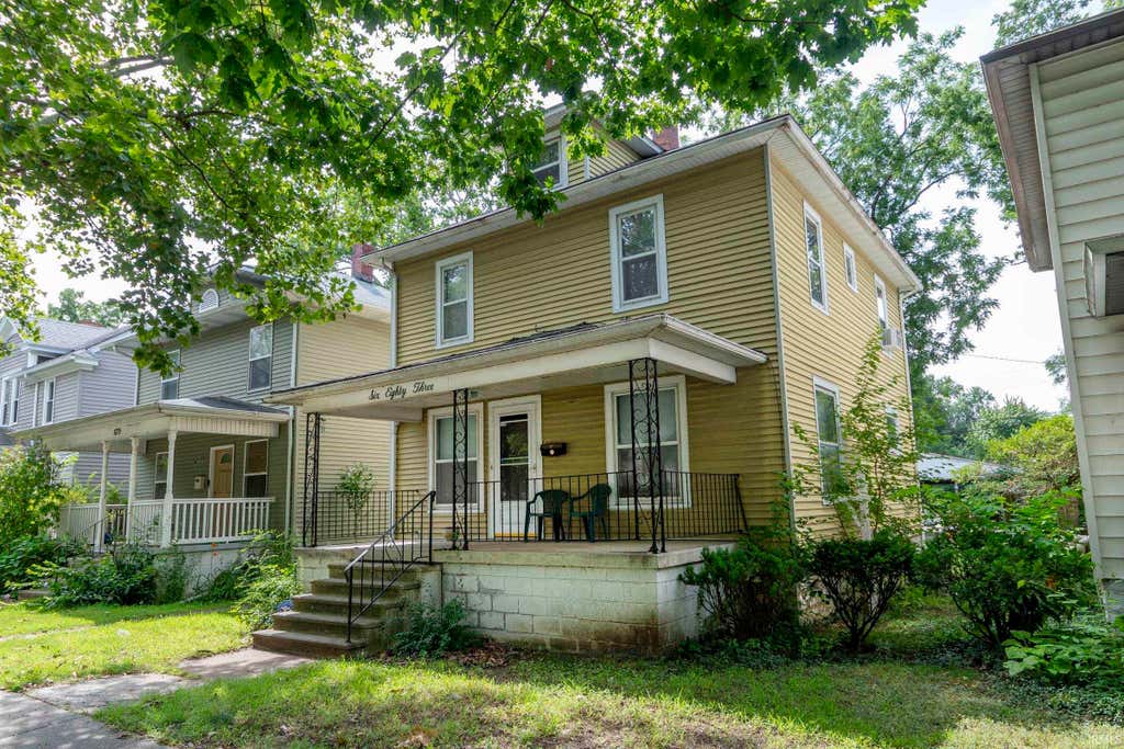 Photo of 683 W Lexington Avenue, Elkhart, IN 46514 (MLS # 202630733)