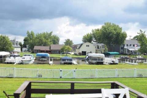 Tiny photo for 9828 N Lincoln Rd Rd #PIER 418-564/565/566, Syracuse, IN 46567 (MLS # 202635223)