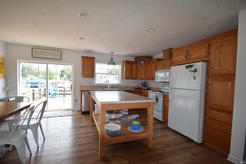 Tiny photo for 9828 N Lincoln Rd Rd #PIER 418-564/565/566, Syracuse, IN 46567 (MLS # 202635223)