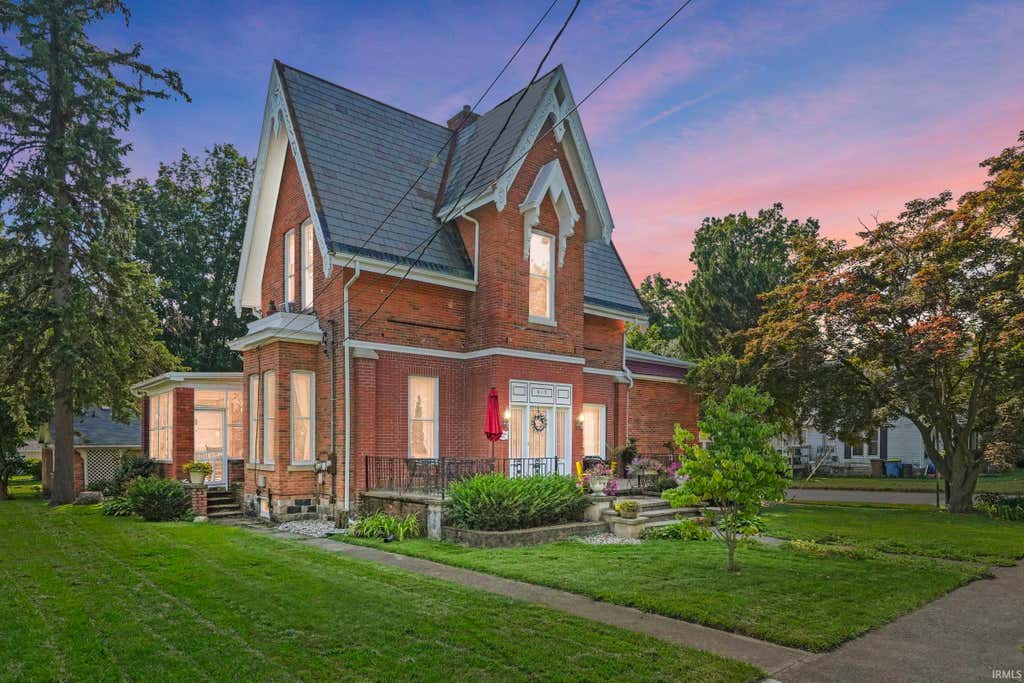Photo of 513 S Wayne Street, Angola, IN 46703 (MLS # 202623665)