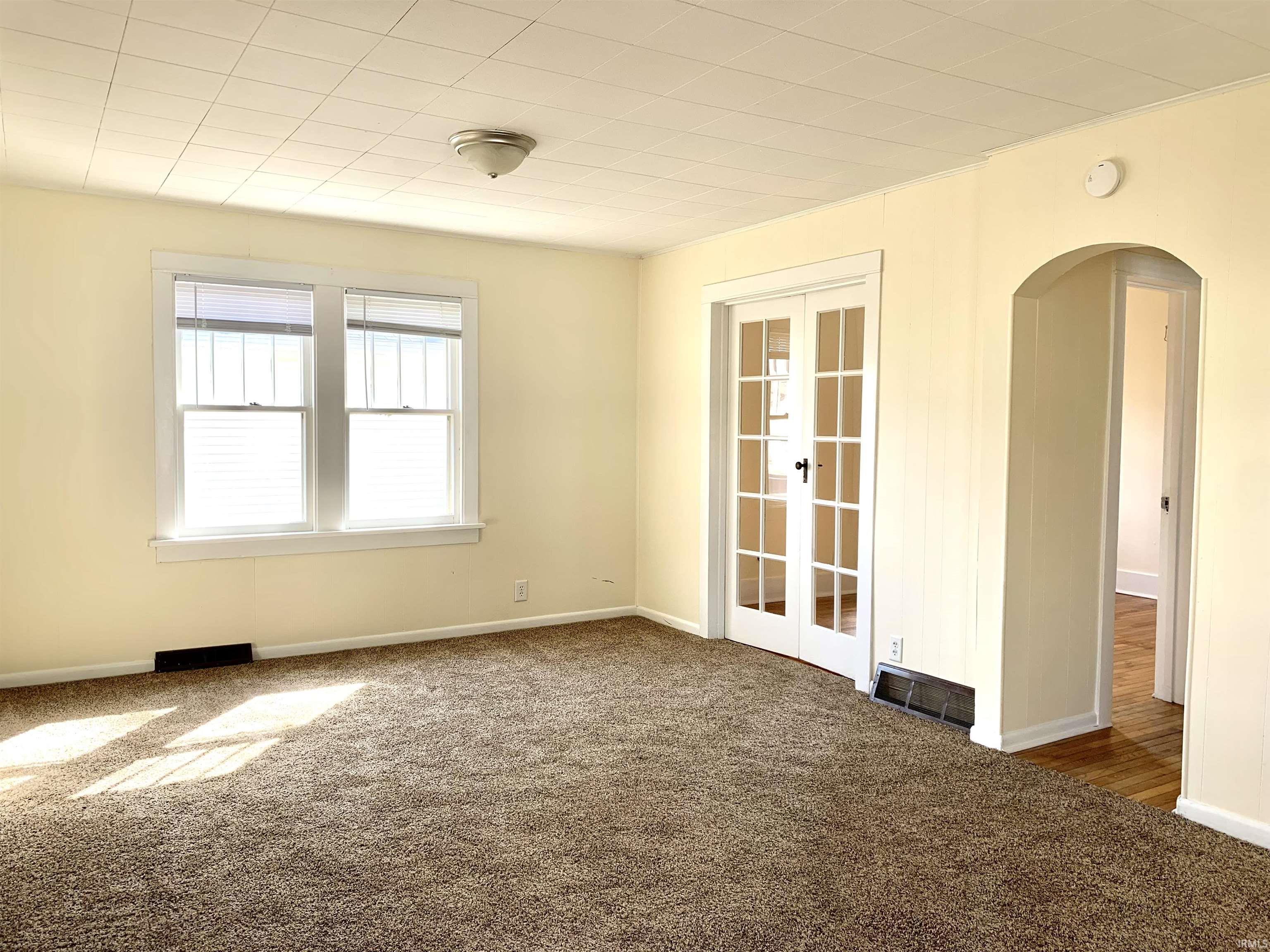 Mishawaka, Indiana 46545, United States, 3 Bedrooms Bedrooms, ,1 BathroomBathrooms,Residential,Active,3517