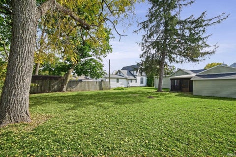 Tiny photo for 402 E 3rd Street, Brookston, IN 47923 (MLS # 202644433)