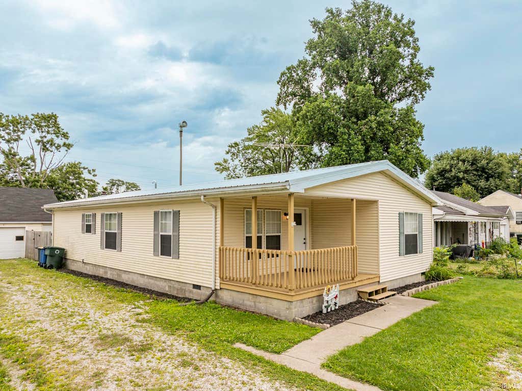 Photo of 1602 S Biltmore Avenue, Muncie, IN 47302 (MLS # 202632307)