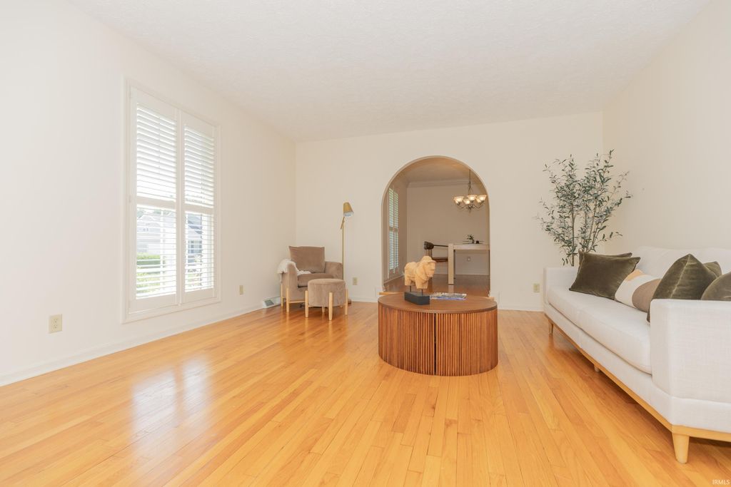 Photo of 461 E Meade Drive, Evansville, IN 47715 (MLS # 202614596)