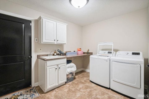 Tiny photo for 757 Willowridge Drive, Kokomo, IN 46901 (MLS # 202633824)