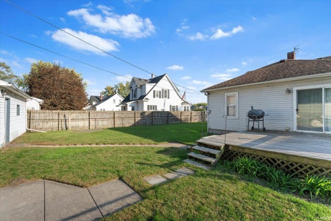 Tiny photo for 230 E Broadway Street, Mishawaka, IN 46545 (MLS # 202642530)