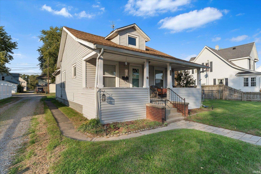 Photo of 230 E Broadway Street, Mishawaka, IN 46545 (MLS # 202642530)