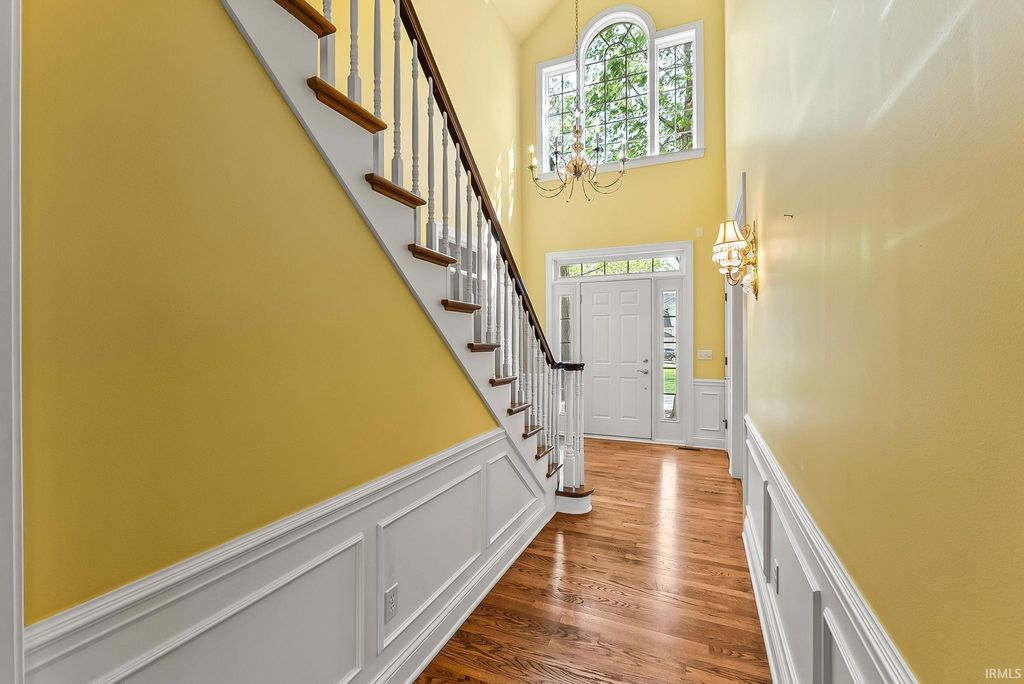 Photo of 2705 Baywood Trail, Fort Wayne, IN 46845 (MLS # 202616837)